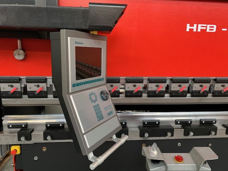 Presse plieuse AMADA 4000 x 125T