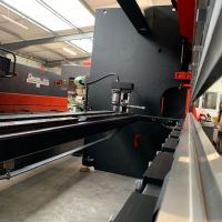Presse plieuse AMADA 4000 x 125T