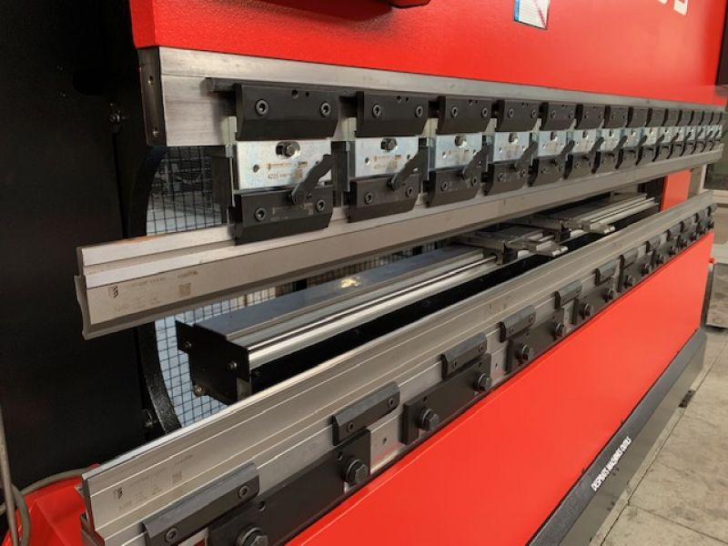Presse plieuse AMADA 3050 x 100T