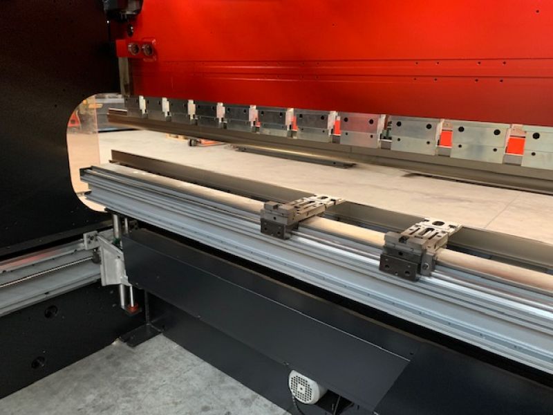 Presse plieuse AMADA 3050 x 100T