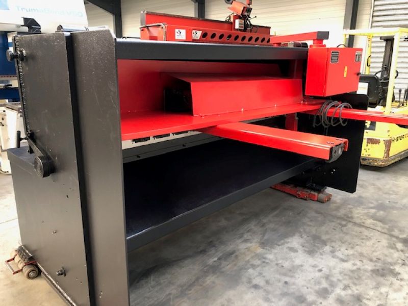 Cisaille AMADA GPN 2500 x 4 mm