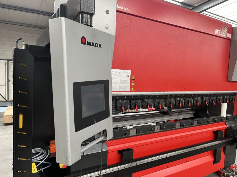 Presse plieuse AMADA 3050 x 100T