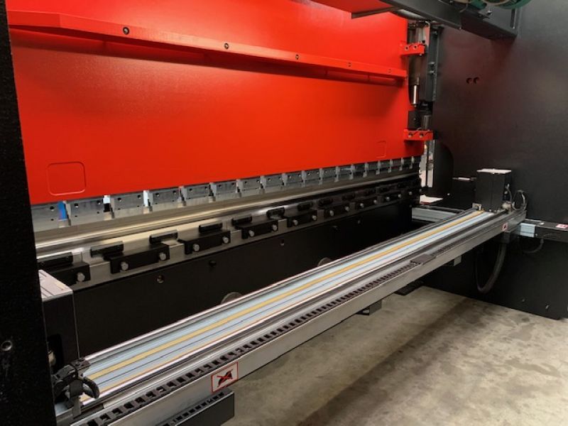 Presse plieuse AMADA 4000 x 170T