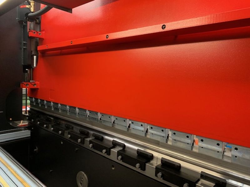Presse plieuse AMADA 4000 x 170T