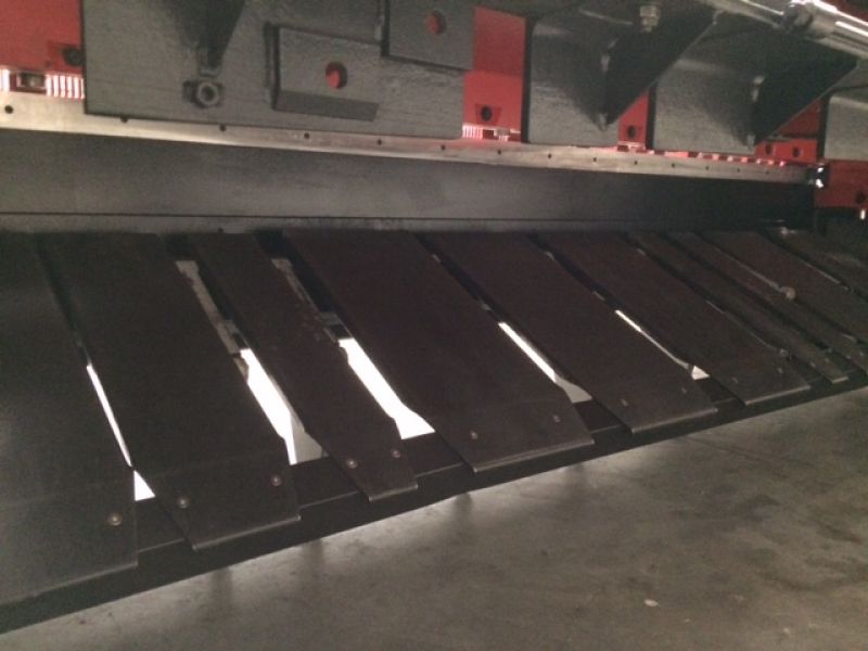Shear AMADA 3100 x 6 mm