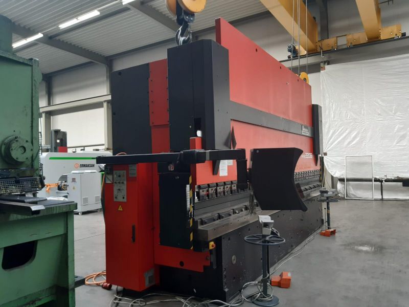 Presse plieuse AMADA 6100 x 220T