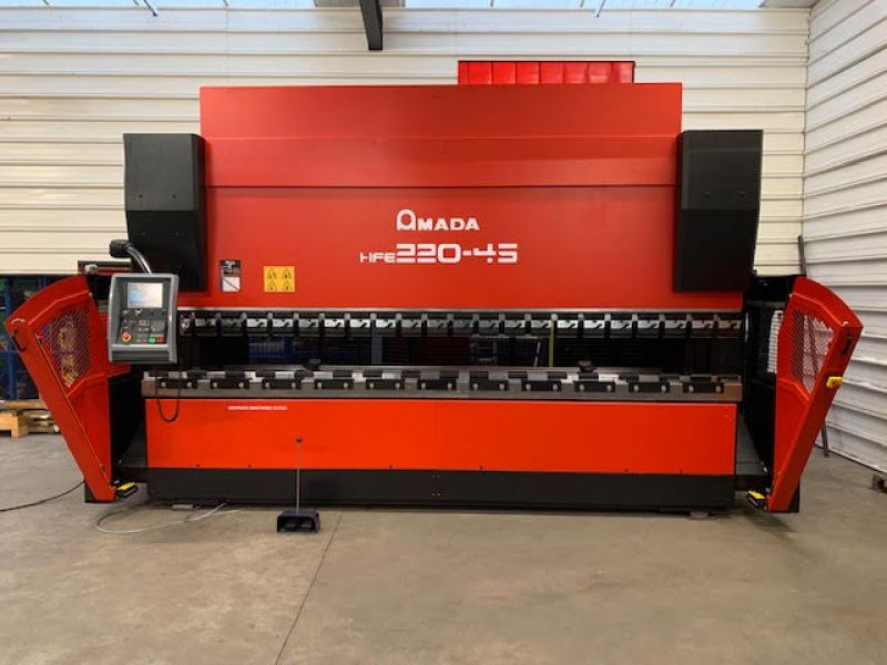 Presse plieuse AMADA 4570 x 220T 