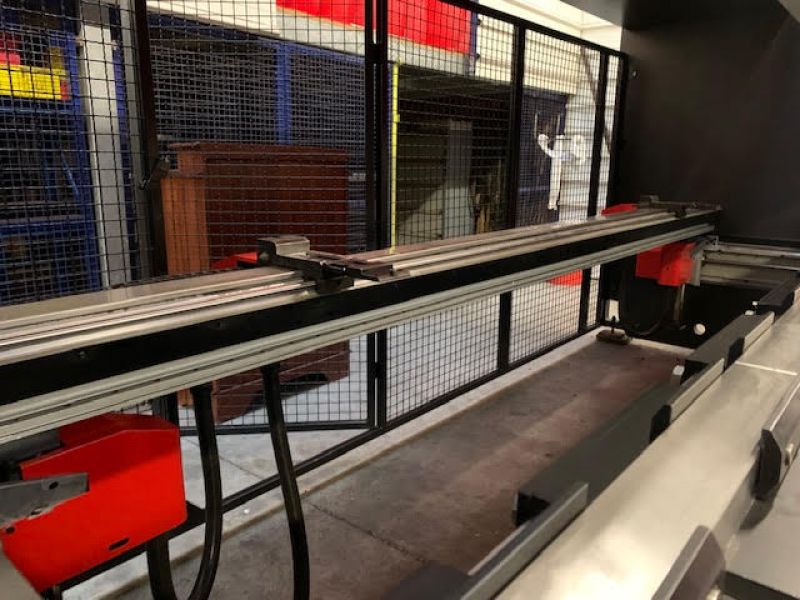 Presse plieuse AMADA 4570 x 220T 