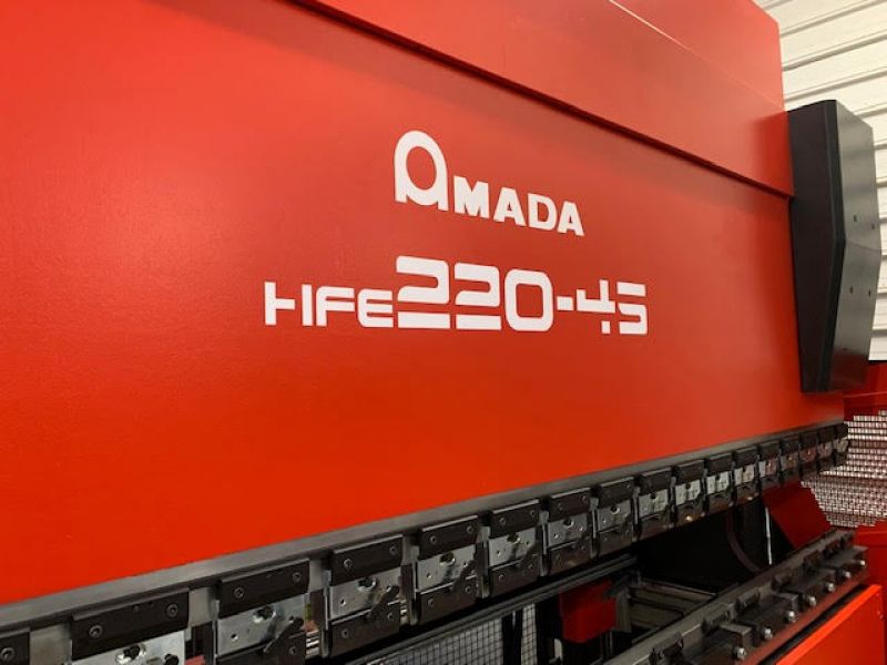 Presse plieuse AMADA 4570 x 220T 