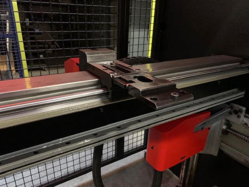 Presse plieuse AMADA 4570 x 220T 