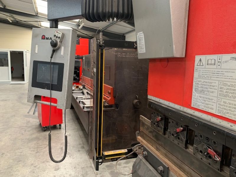 Presse plieuse AMADA 3050 x 100T