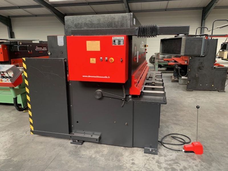 Cisaille AMADA GPN 3050 x 12 mm