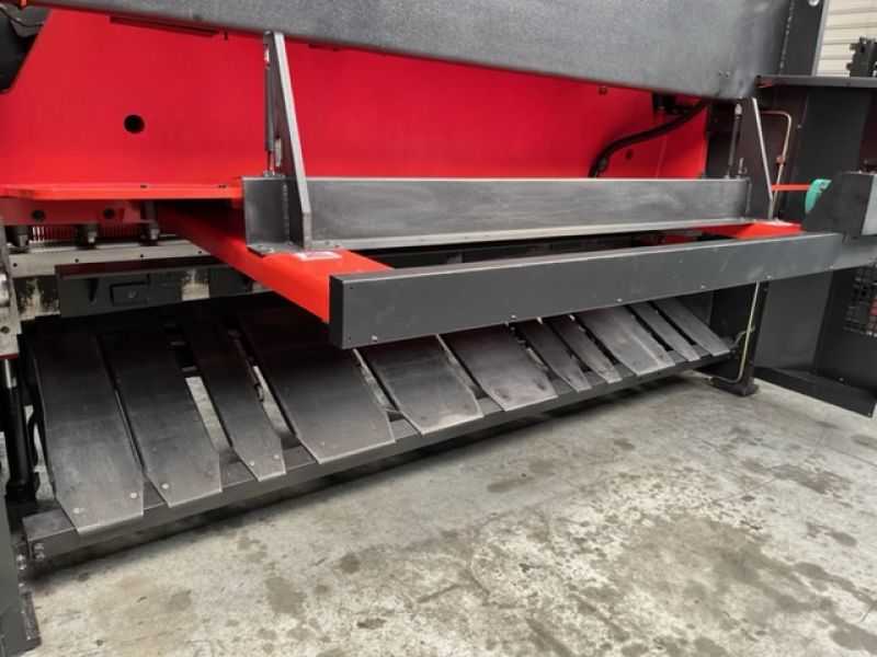 Cisaille AMADA GS 3050 x 12 mm 