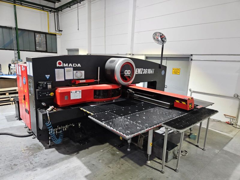 Poinçonneuse AMADA EMZ3610NT