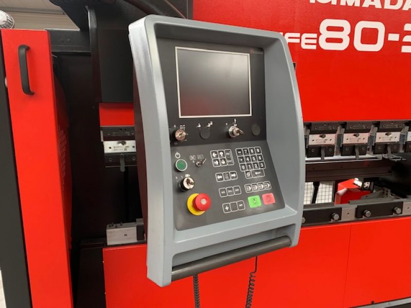 Presse plieuse AMADA 2570 x 80T