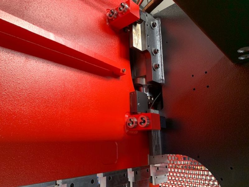 Presse plieuse AMADA 2570 x 80T