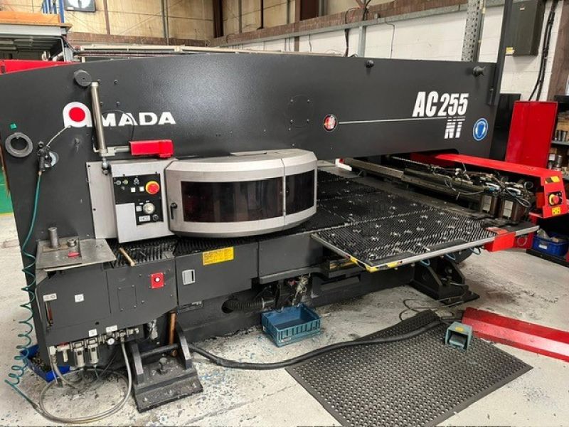 Poinçonneuse AMADA AC255NT