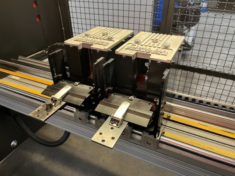Presse plieuse AMADA 2500 x 80T